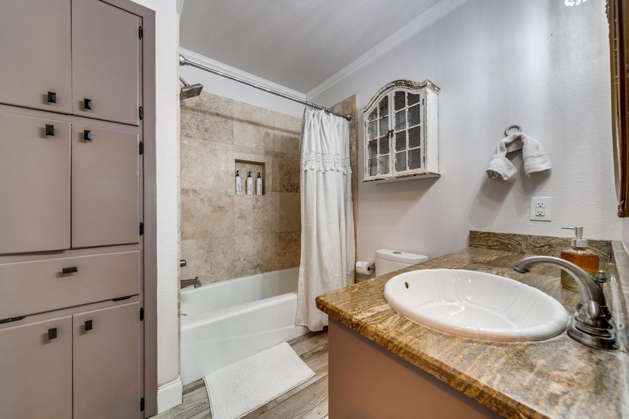 Charming Pet Friendly 4 Bdrm Home Mins To Main St And Wineries Fredericksburg Exterior photo